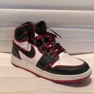 7Y Retro Ones Jordans decent condition